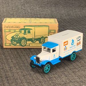 Ertl Collectibles General Mills 1931 Hawkeye Truck - 1/34 Iowa bank 20804P Y2K